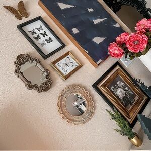 Wicker wall mirror